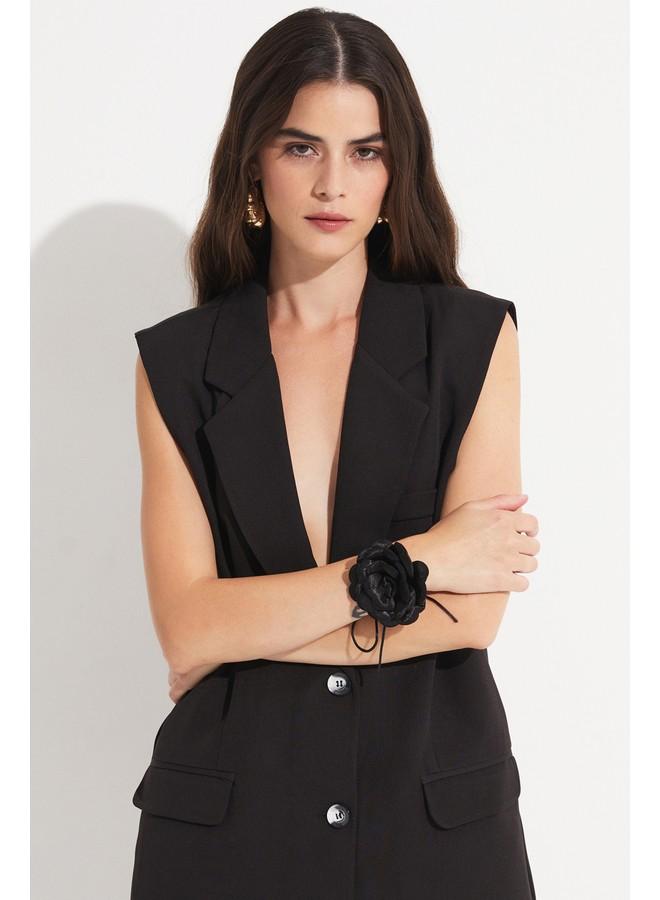 جون فيست نسائي أسود بياقة بأزرار وتفاصيل منسوجة بمقاس واسع - Image 1