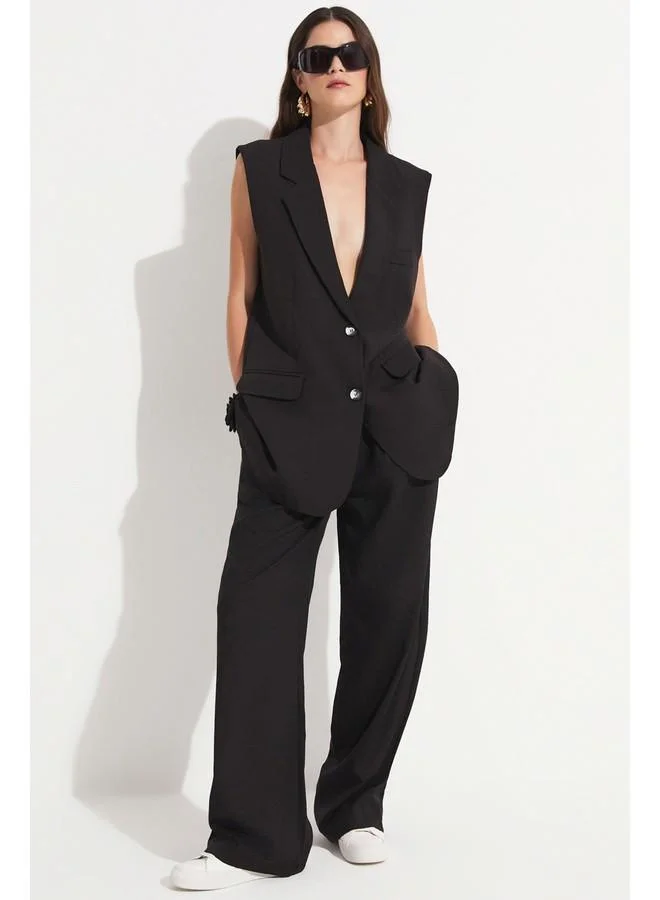 JUNE June Women Wide Fit Button Detailed Woven Vest Black