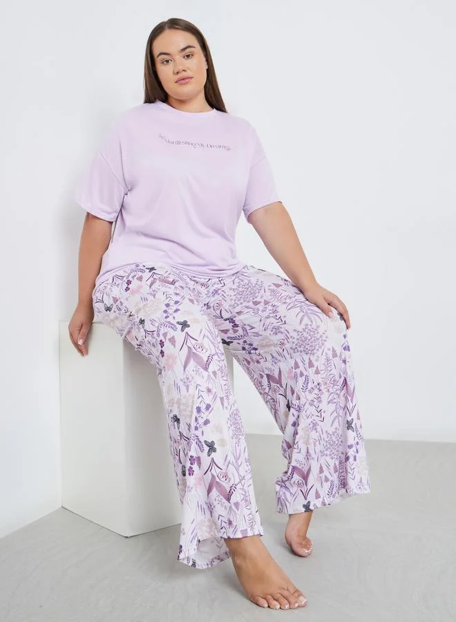 Styli Styli Plus Manifesting Slogan Drop Shoulder T-Shirt and Pyjama Set