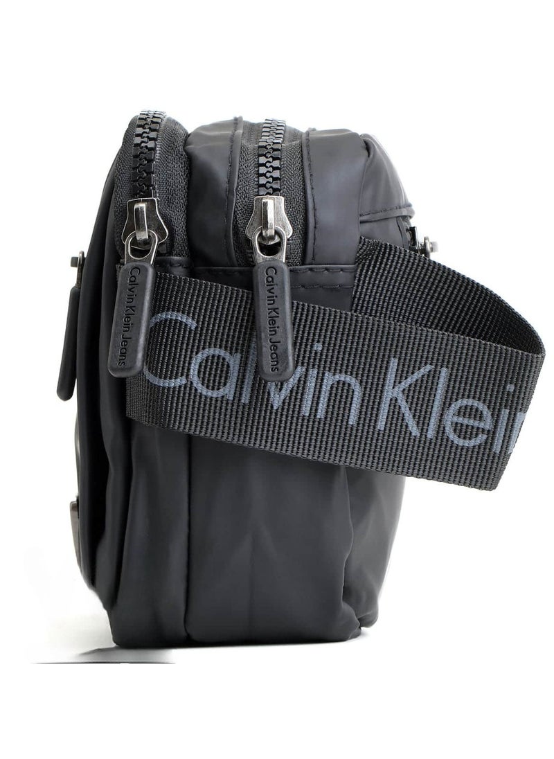 CK Products - "Sophisticated Black Handbag with Premium Leather Finish, Spacious Interior, and Elegant Detailing for a Timeless and Versatile Accessory" - Image 1