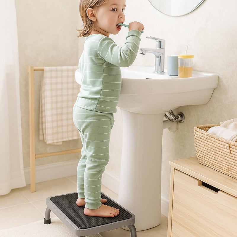 Aeranto Heavy-Duty One Step Stool with Carry Handle â€“ 4.1" Low Foot Stool, Non-Slip Rubber Platform, 500lb Capacity â€“ Portable Safety Step Stools for Adults, Seniors, Bathroom, Bed, SUV, 17"x13" - Image 3