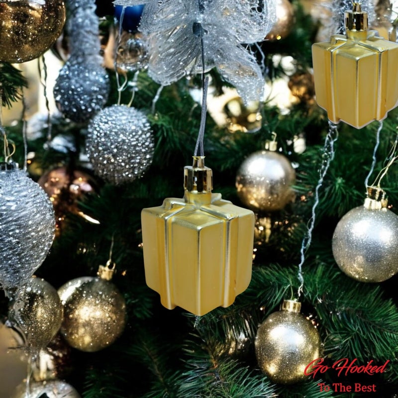 Go Hooked Go Hooked Christmas Decoration Hanging Gift Ornaments Festive Home Decor for Trees Walls Doors Durable Vibrant Reusable Golden Pack of 6  - Image 5