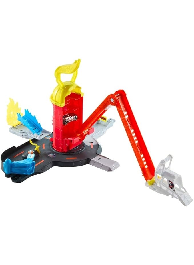 Hot Wheels Mattel Hot Wheels City Super Fire Station Rescue Playset with 1:64 Scale Car & 16-inch Extending Track - Image 1