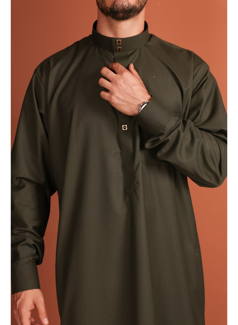 Yigo by Mariam Qamis Rachid – Men’s Long Qamis in Dark Olive Green | Mens Thobes | Mens Kandora  - Image 4