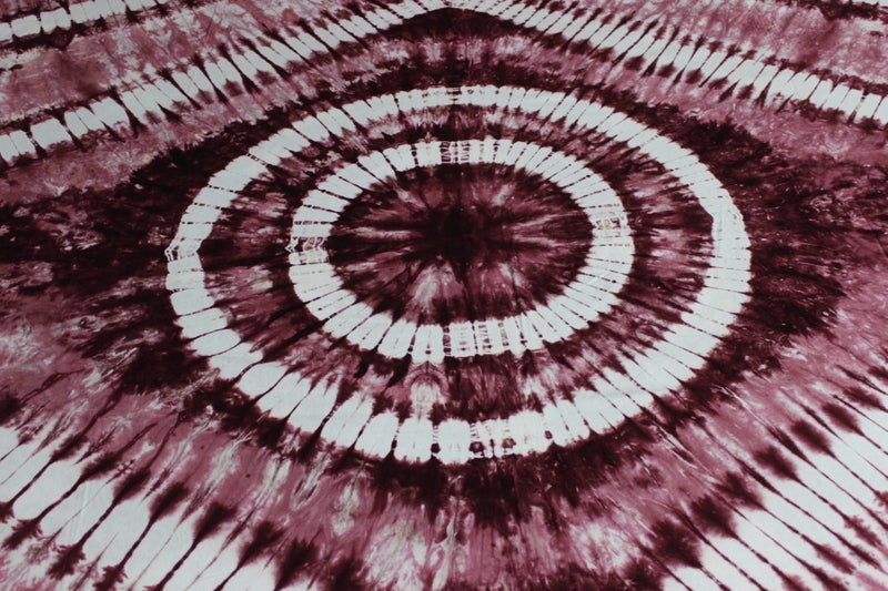 Color Nirvana Color Nirvana 120 TC 100% Cotton Circle Design Tie Dye Double Bedsheet with 2 Pillow Covers - Maroon Light Dark  - Image 2