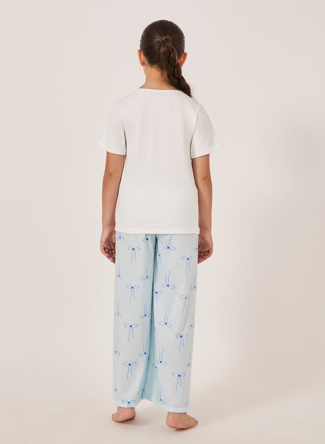 ستايلي طقم بيجامة وتيشيرت بأكمام قصيرة بطبعة فيونكة - Image 5