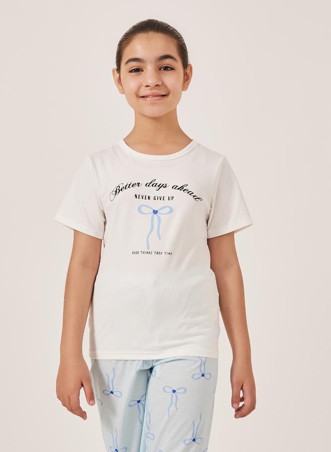 ستايلي طقم بيجامة وتيشيرت بأكمام قصيرة بطبعة فيونكة - Image 3