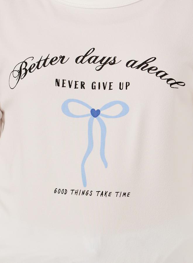 ستايلي طقم بيجامة وتيشيرت بأكمام قصيرة بطبعة فيونكة - Image 4