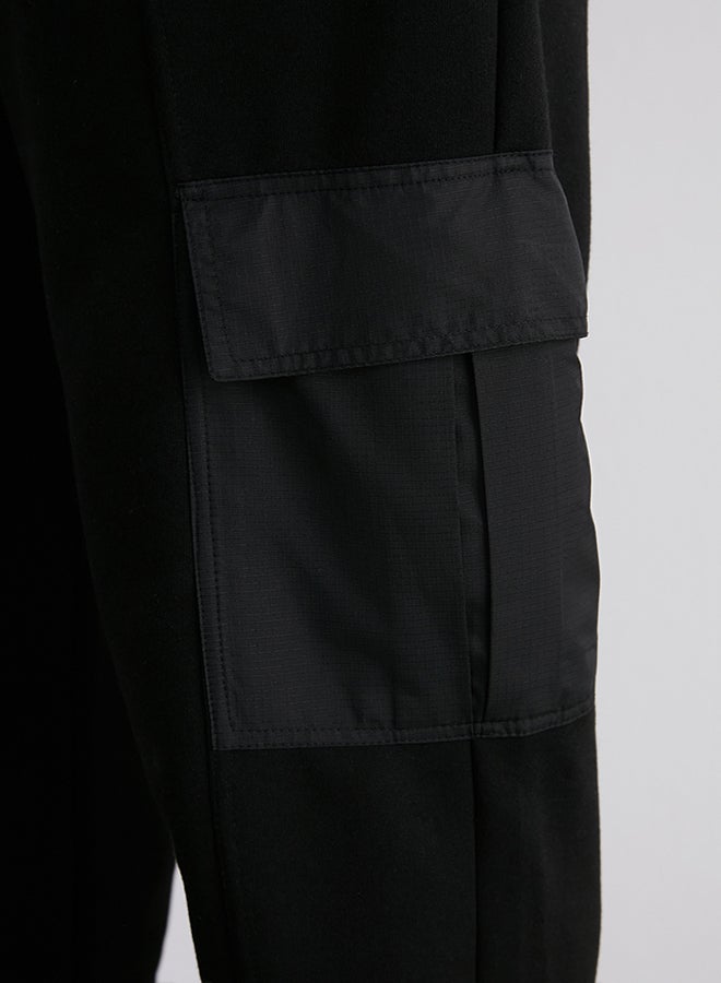 Black Oversize/Wide Cut Cargo Pocket Elastic Leg Sweatpants TMNSS24EA00003