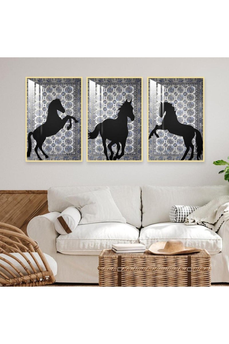 ماركتنا ثلاث لوحات جدارية خشبية بتصميم حصان، مع إطار وطبقة أكريليك شفافة. - Image 1