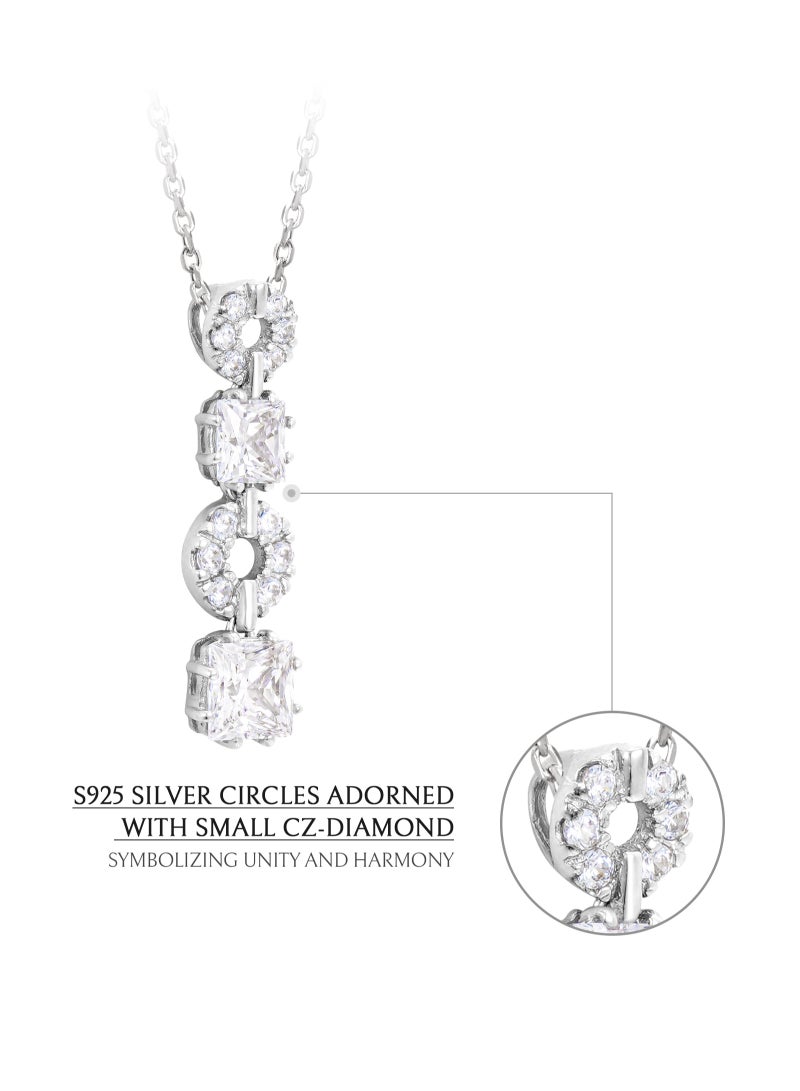 أونال قلادة "مونليت جريس" للنساء - ميدالية مع ماسة CZ وفضة استرلينية، مجموعة حصرية لمنطقة الشرق الأوسط - Image 5