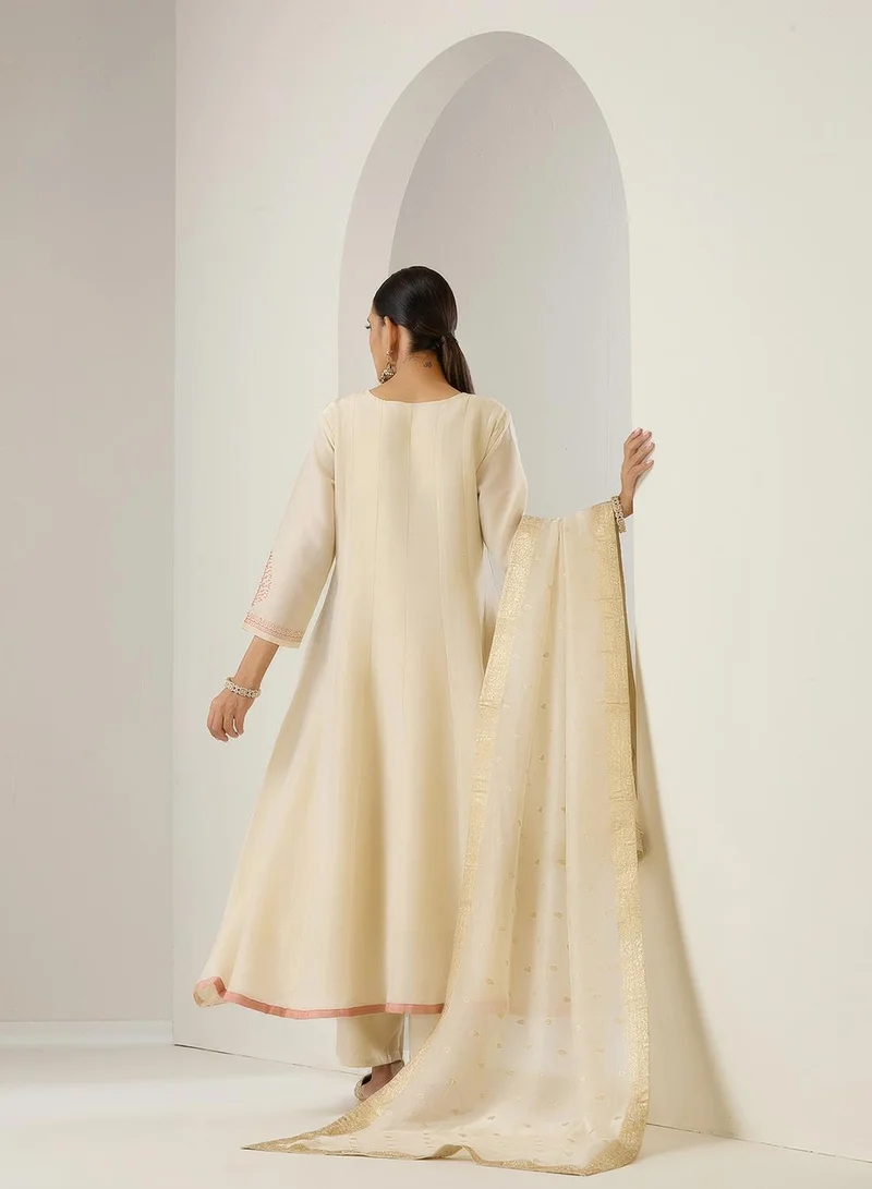 ISHIN Anarkali Fit Embroidered Pattern Round Neck Three Quarter Sleeves White Colour Woven Silk Kurta Set