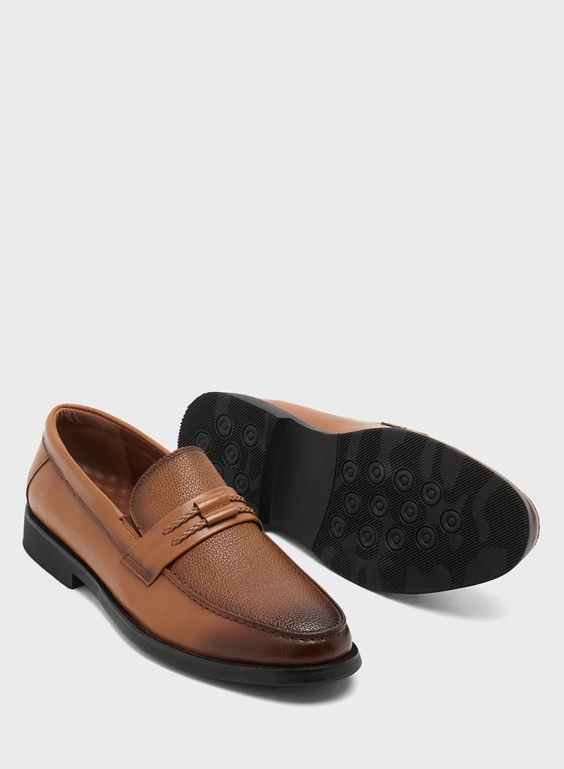 روبرت وود Classic Formal Arabic Slip Ons