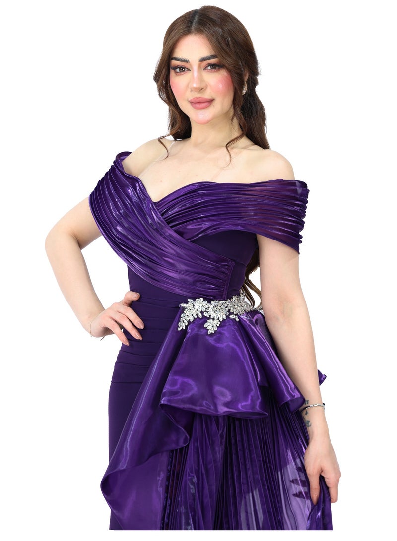 MODERN DESIGNER A luxuriously designed occasion dress suitable for royal weddings or any formal occasion where you appear at your most elegant  - Image 3
