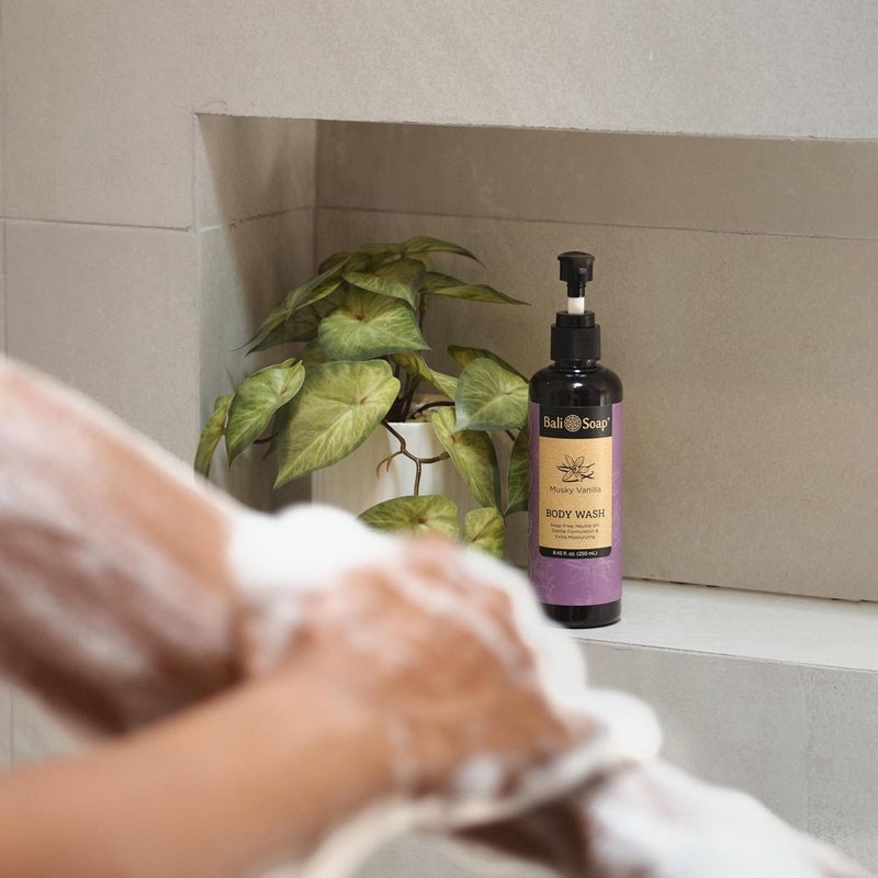 Bali Soap مجموعة صابون بالي من 2 فانيليا مسكية غسول يدوي مرطب مغذي متوازن الحموضة مع تركيبة لطيفة مناسبة للنباتيين لجميع أنواع البشرة 85 أونصة سائلة لكل منهما - Image 5
