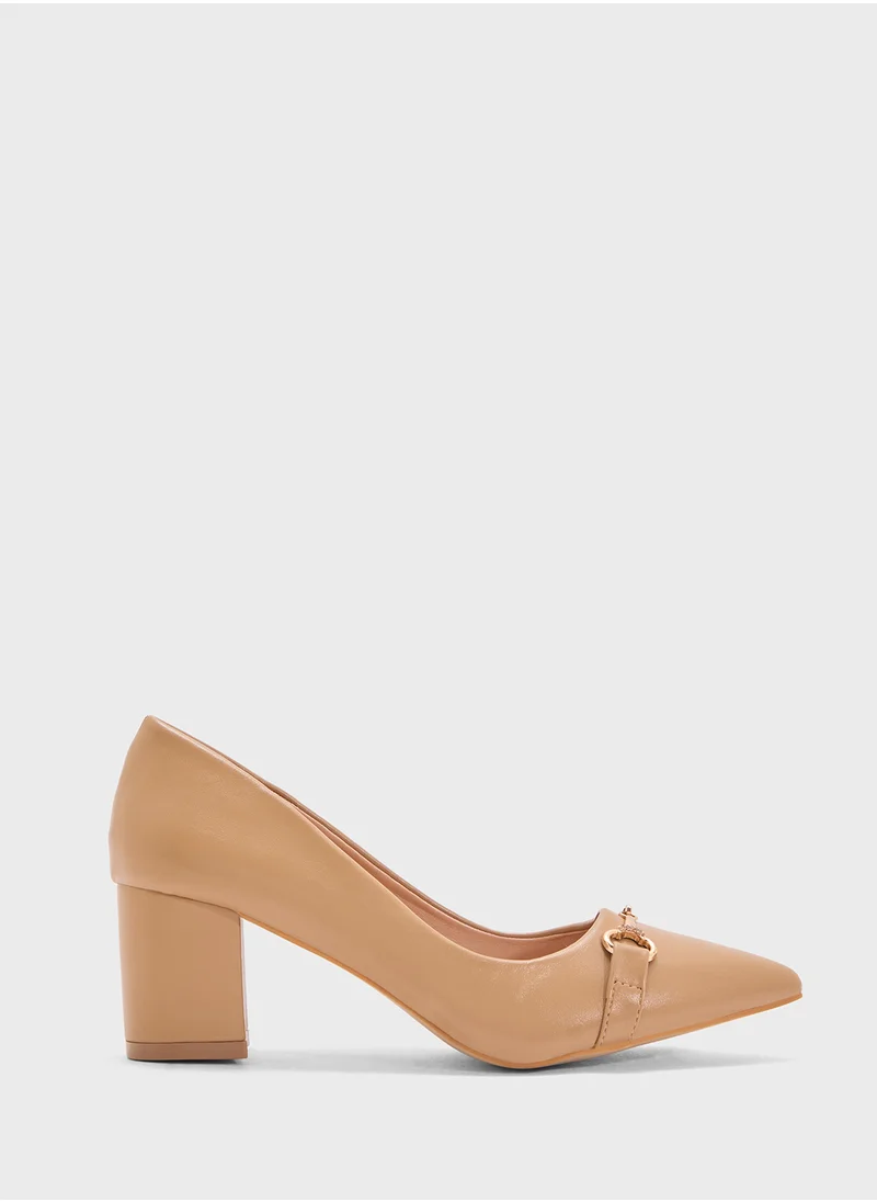 بي ار Block Heeled Pointed Pump