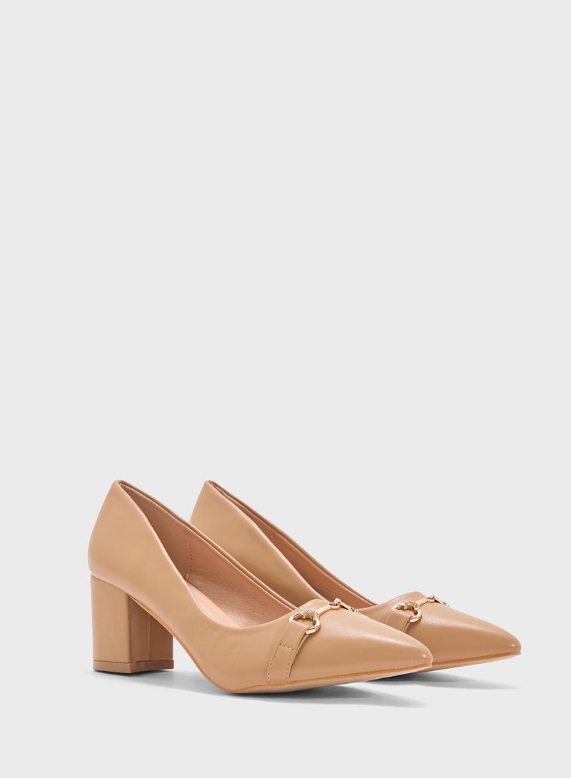 BR Block Heeled Pointed Pump  - Image 4