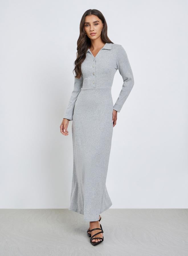 ستايلي فستان طويل بياقة مفتوحة وتفاصيل مضلعة - Image 2