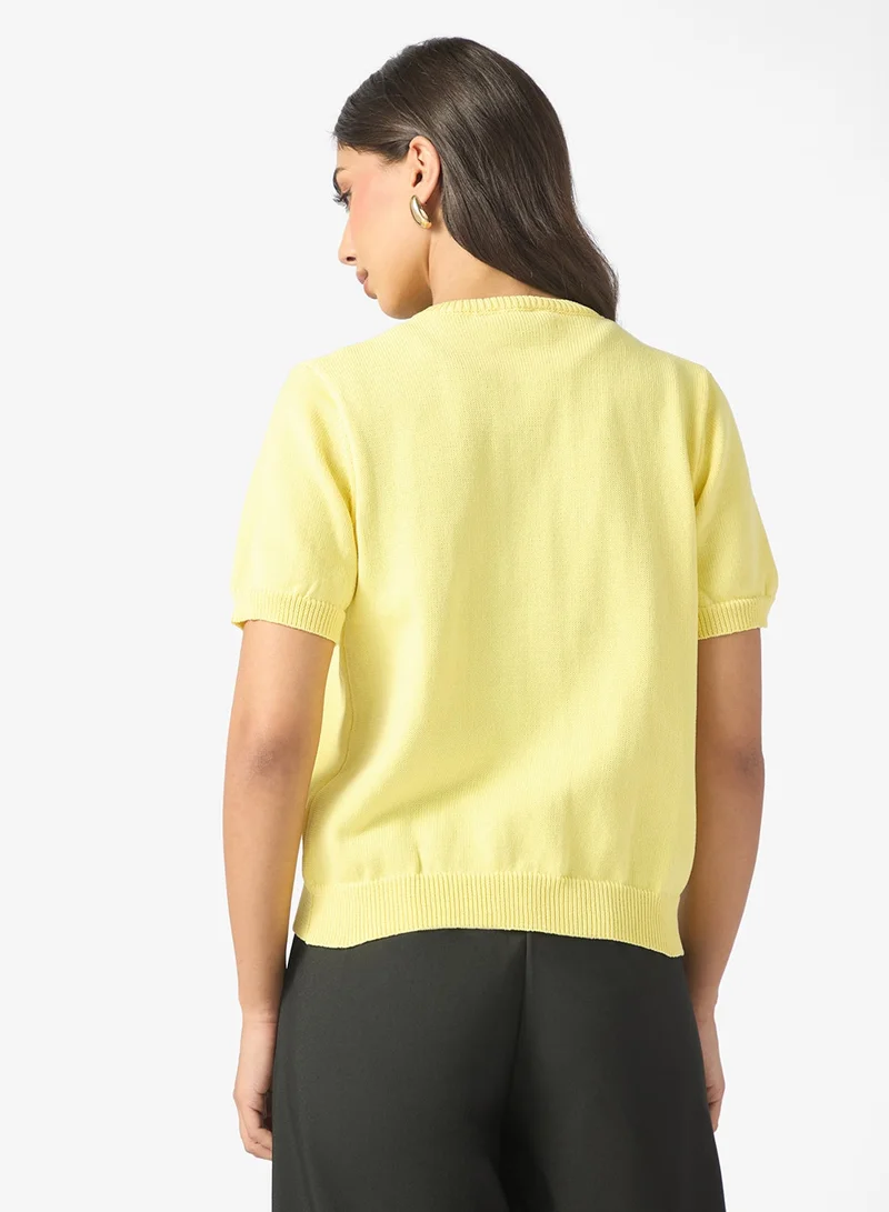 ايلا كارديجان بتفاصيل ربطة عنق