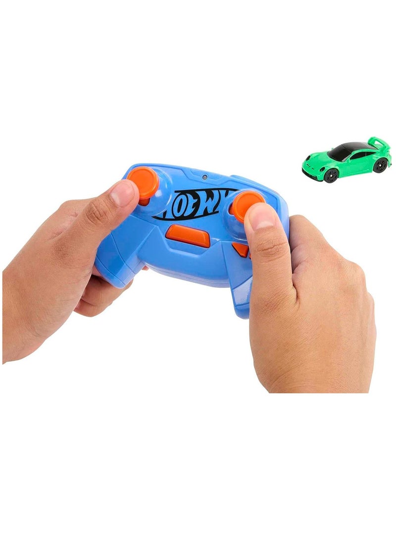 Hot Wheels Hot Wheels 1:64 Porsche 911 GT3 - Remote Controlled Car  - Image 3