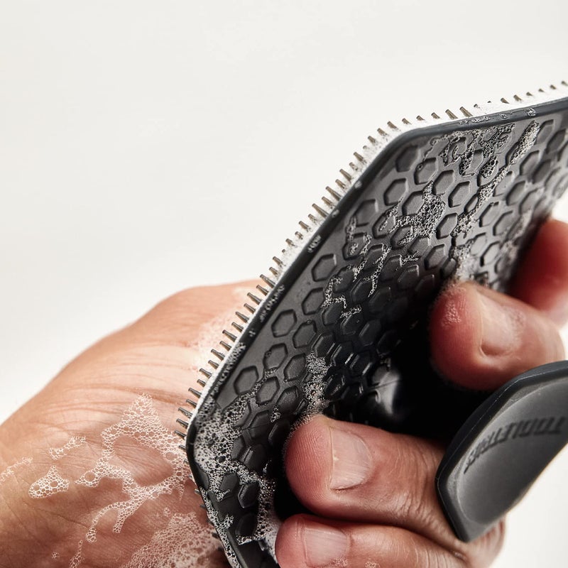 TOOLETRIES توولترز - مجموعة الفرك النهائية - فرك سيليكون للاستحمام للجسم مع خطاف للاستحمام وفرشاة تقشير الوجه مع حامل - ملحقات الاستحمام، قابلة للإزالة وإعادة الاستخدام - فحم - Image 4