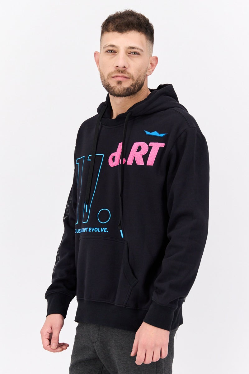 D RT هودي بأكمام طويلة بطبعة جرافيك للرجال، أسود - Image 2