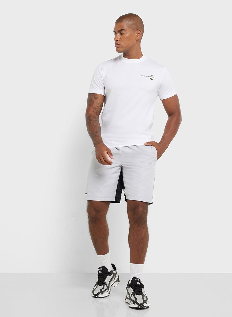 لاكوست تيشيرت بياقة دائرية وأكمام قصيرة بطبعة شعار - Image 4