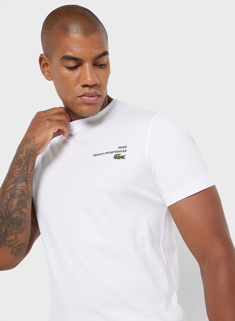 لاكوست تيشيرت بياقة دائرية وأكمام قصيرة بطبعة شعار - Image 3