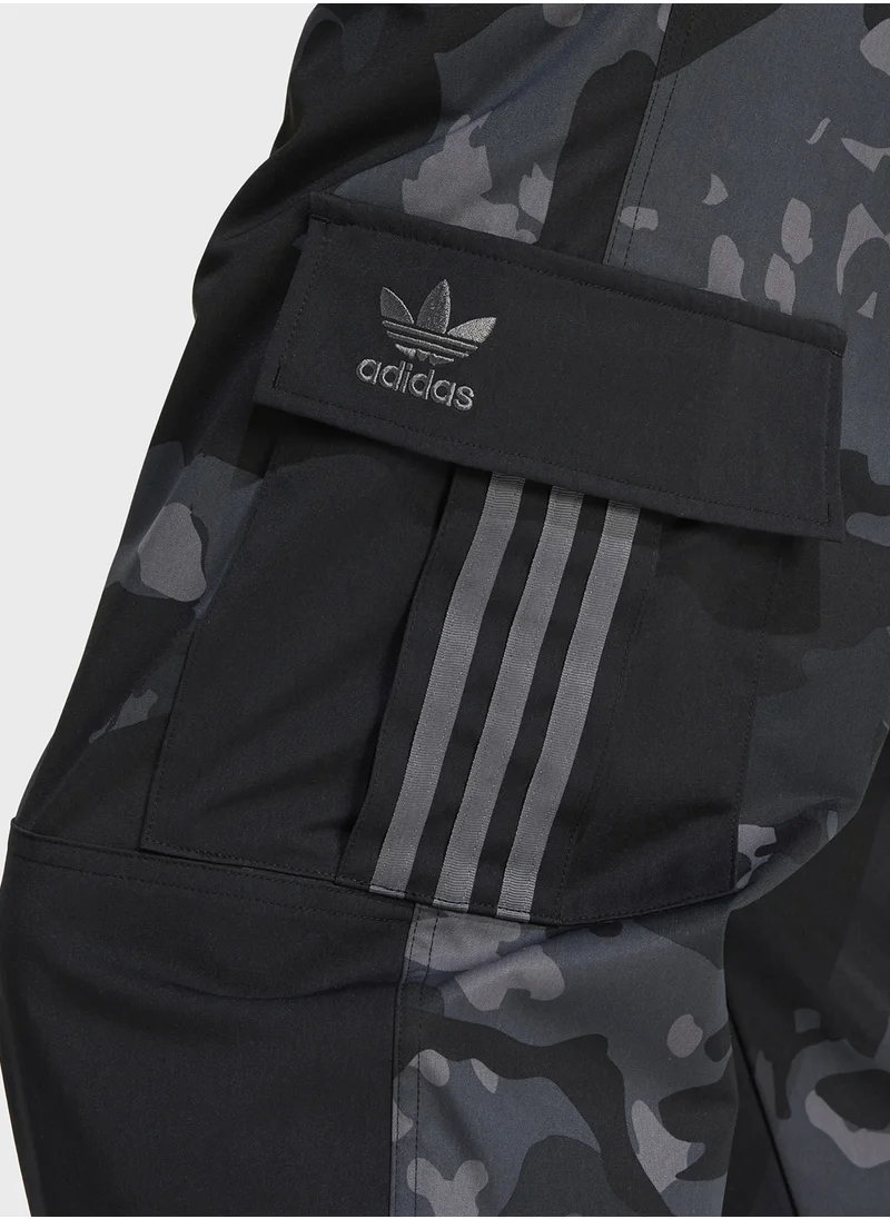 اديداس اوريجينالز Camo Cargo Sweatpants