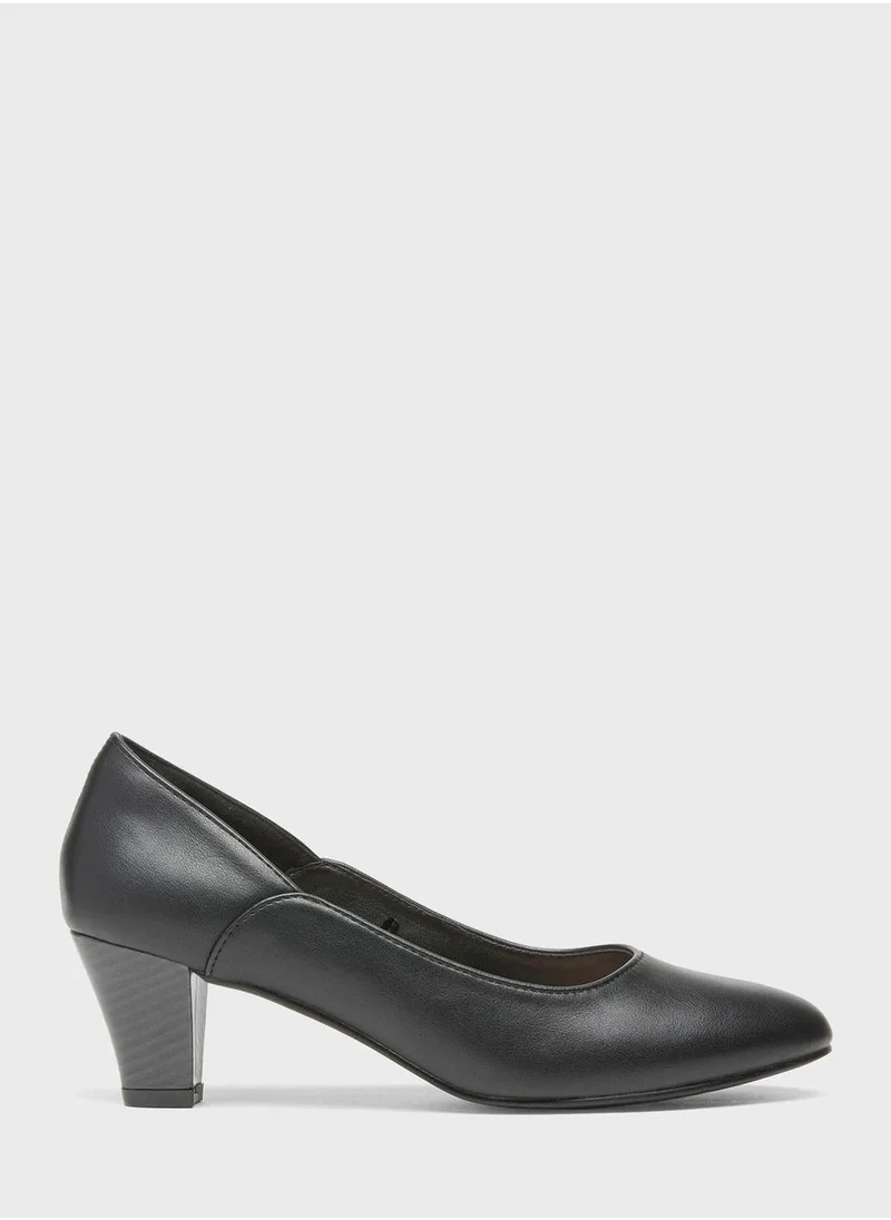 shoexpress Pointed Toe Pumps