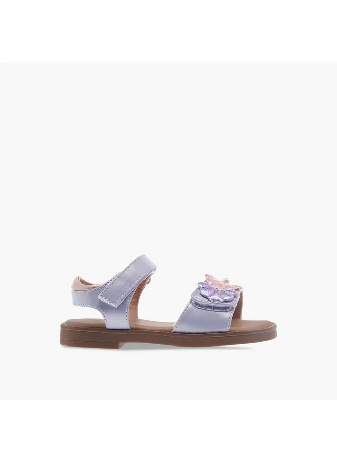 فلورا بيلا من شو إكسبرس Girls Seashell Applique Sandals with Hook and Loop Closure