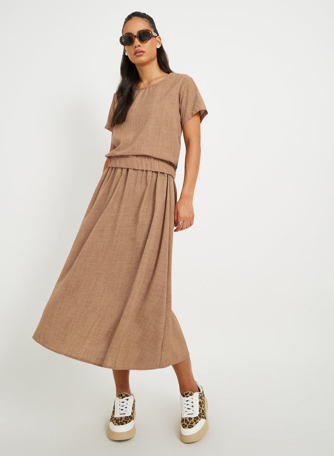 تايك تو طقم بلوزة قصيرة بأكمام قصيرة وتنورة ميدي - Image 1