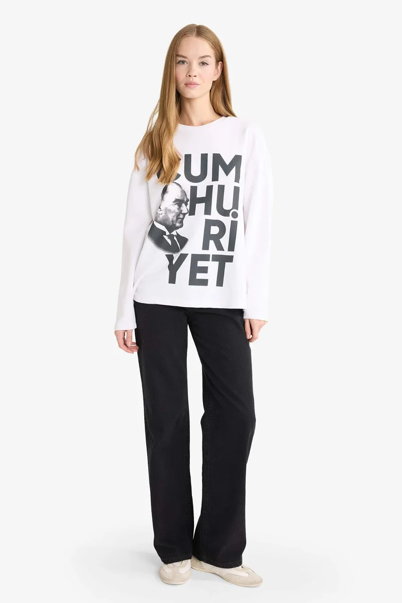ديفاكتو Oversize Fit Crew Neck Printed Thick Sweatshirt Fabric Long Sleeve T-Shirt