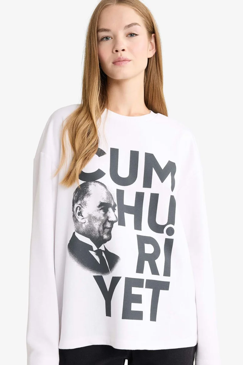 ديفاكتو Oversize Fit Crew Neck Printed Thick Sweatshirt Fabric Long Sleeve T-Shirt