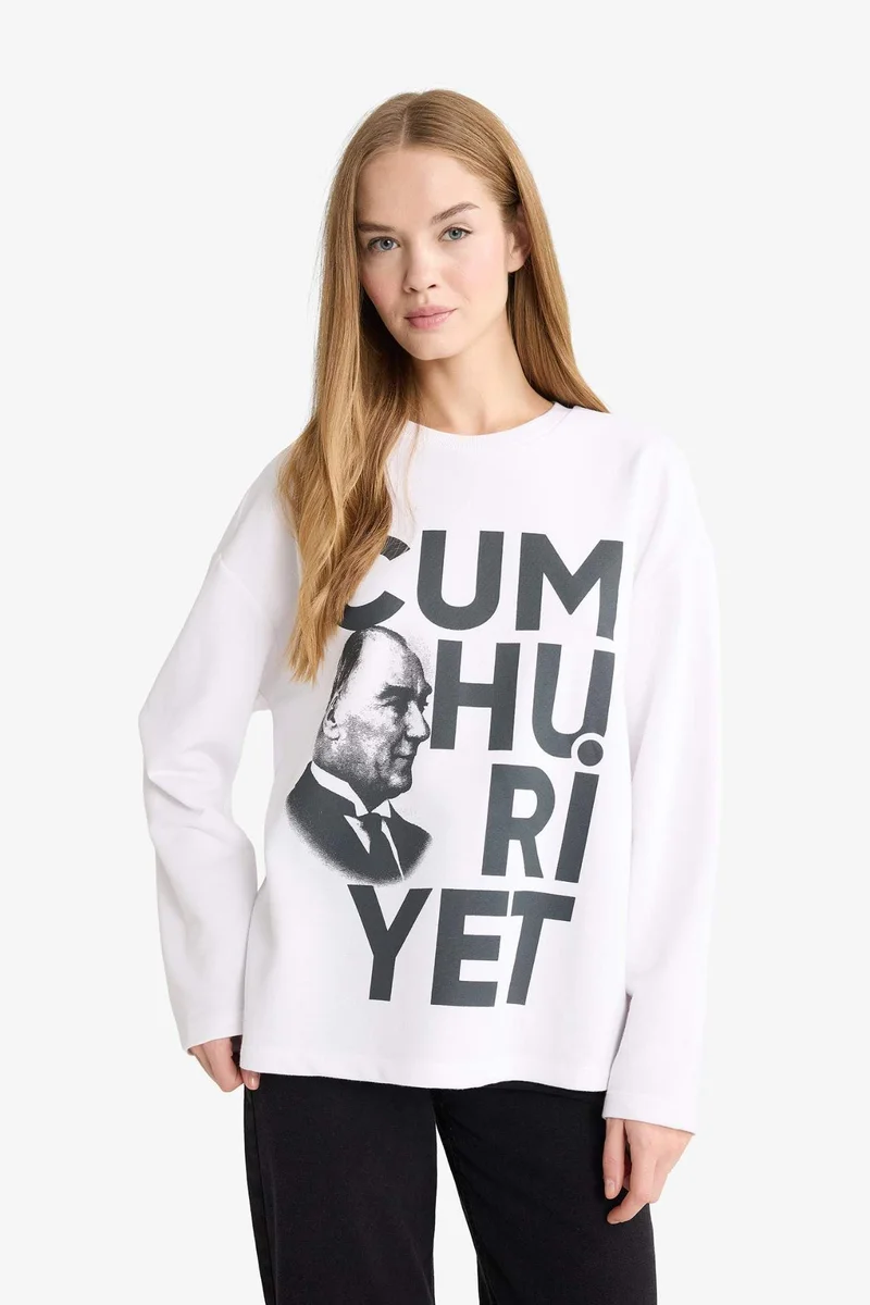 ديفاكتو Oversize Fit Crew Neck Printed Thick Sweatshirt Fabric Long Sleeve T-Shirt
