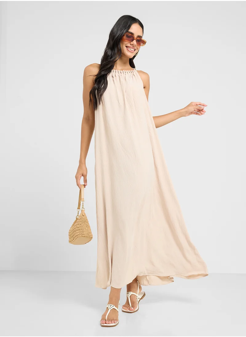 جينجر Halter Neck Pleated Maxi Dress