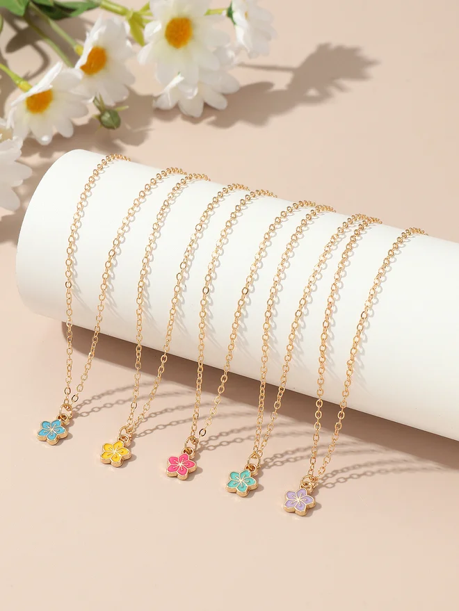 تايك تو Take Two Set of 5 - Flower Pendant Necklaces