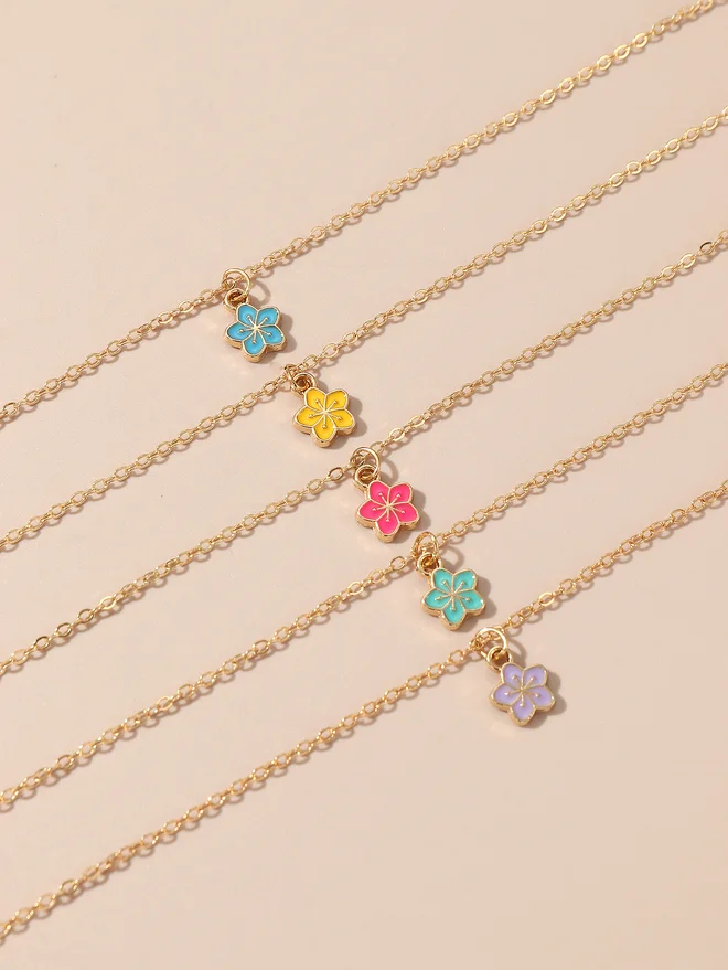 تايك تو Take Two Set of 5 - Flower Pendant Necklaces