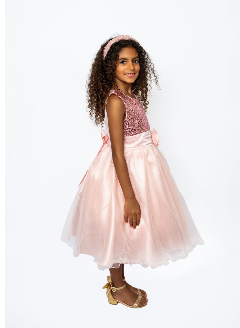 دىدانيالا فستان وردي مزين بالترتر والزهور - Image 3