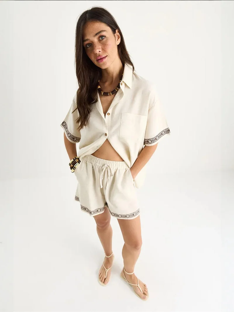 Bianco Lucci LUCCI Embroidered Shirt Collar Two-Piece Coordinates