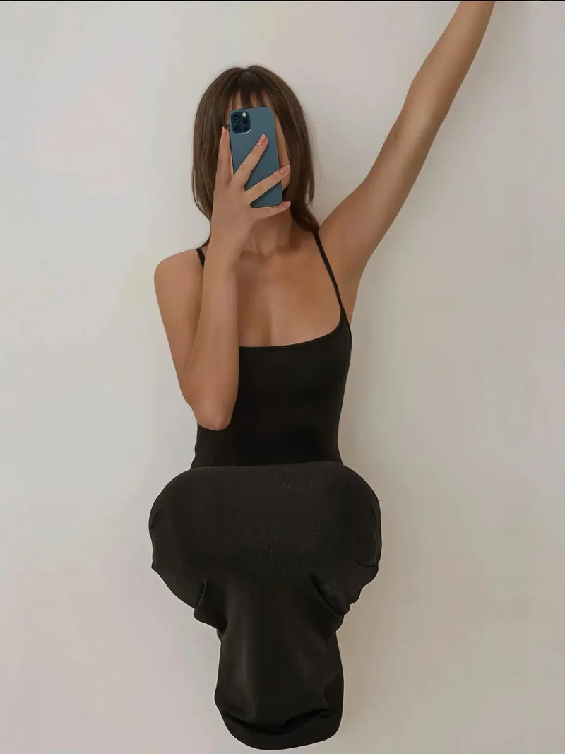 هيكاب فستان ماكسي ضيق بياقة مربعة