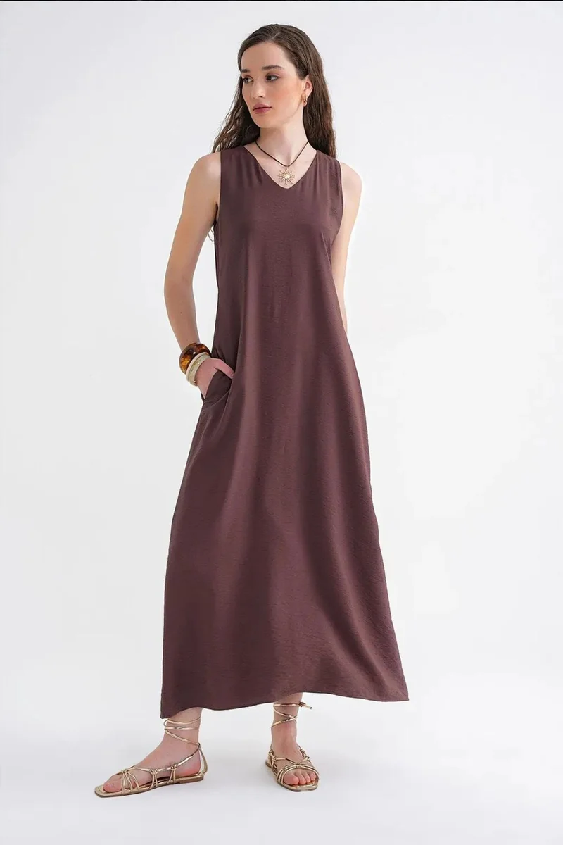 Mixray Mixray V-Neck Sleeveless Maxi Dress with Pockets