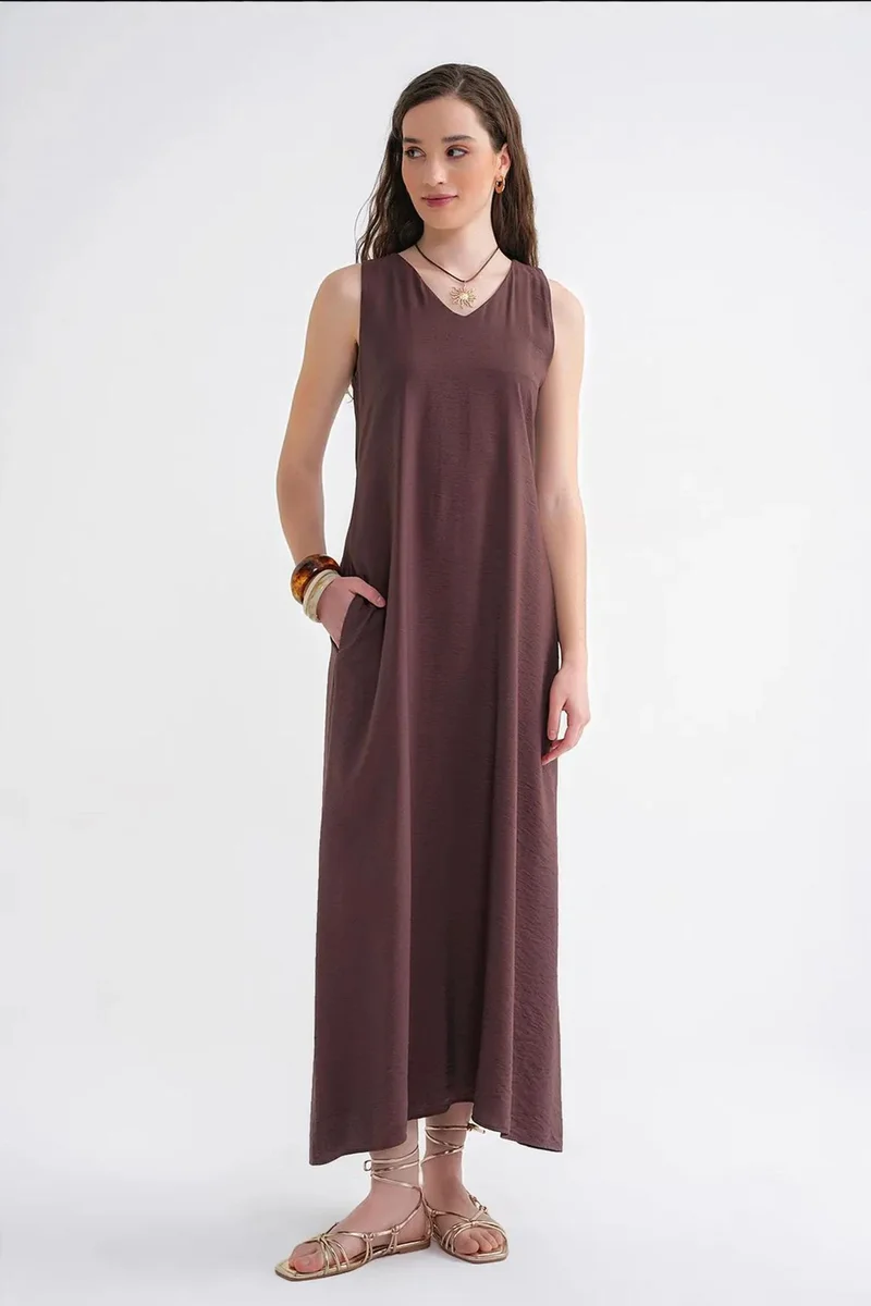 Mixray Mixray V-Neck Sleeveless Maxi Dress with Pockets
