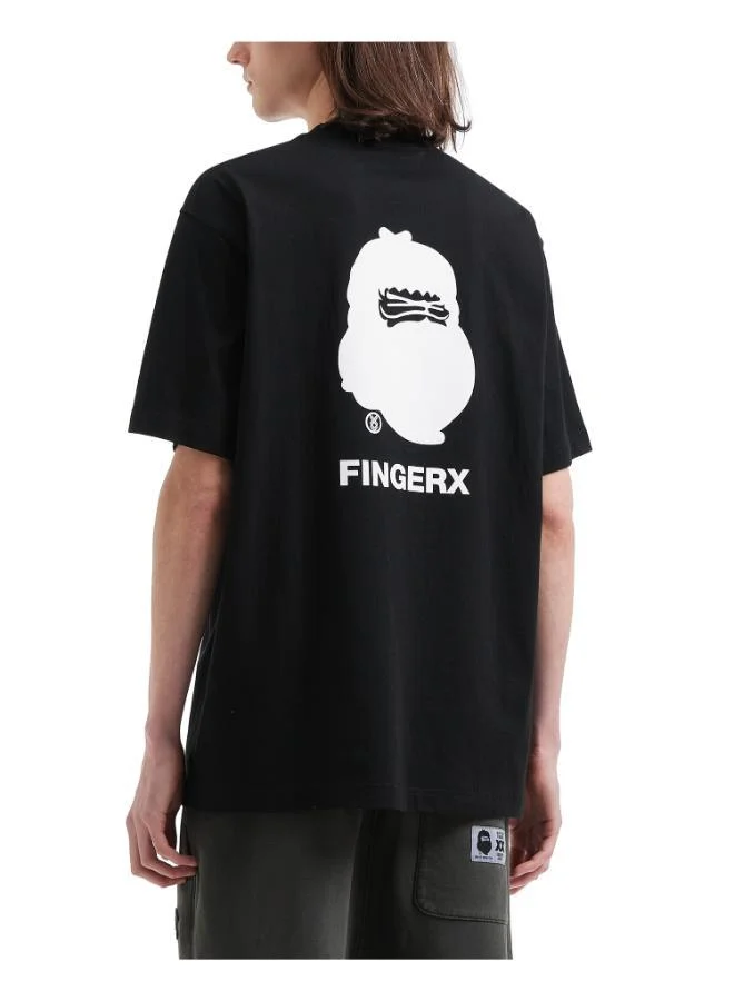 فينجركروكس تيشيرت بطبعة شعار خلفي من سلسلة بيج فوت