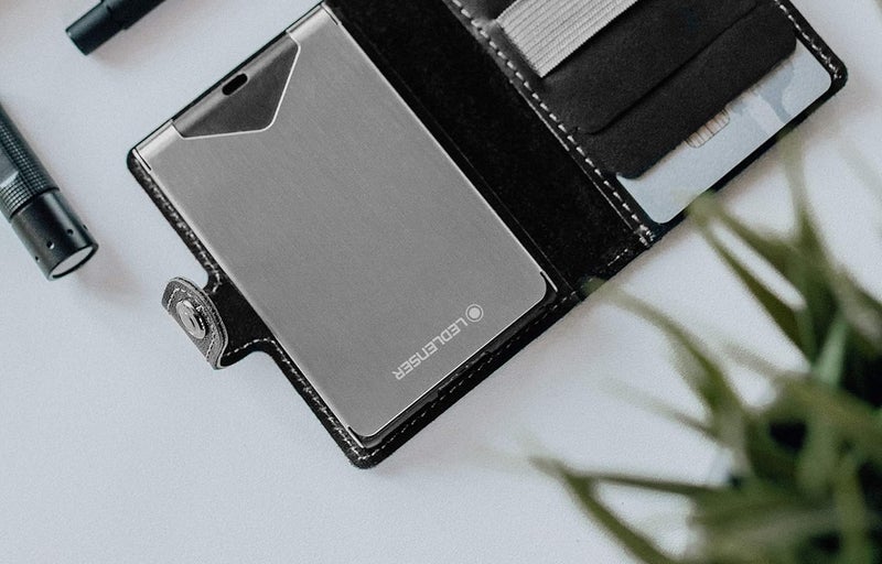 Ledlenser Lite Wallet - Classic Black Leather with 150 Lumen Light - Image 4