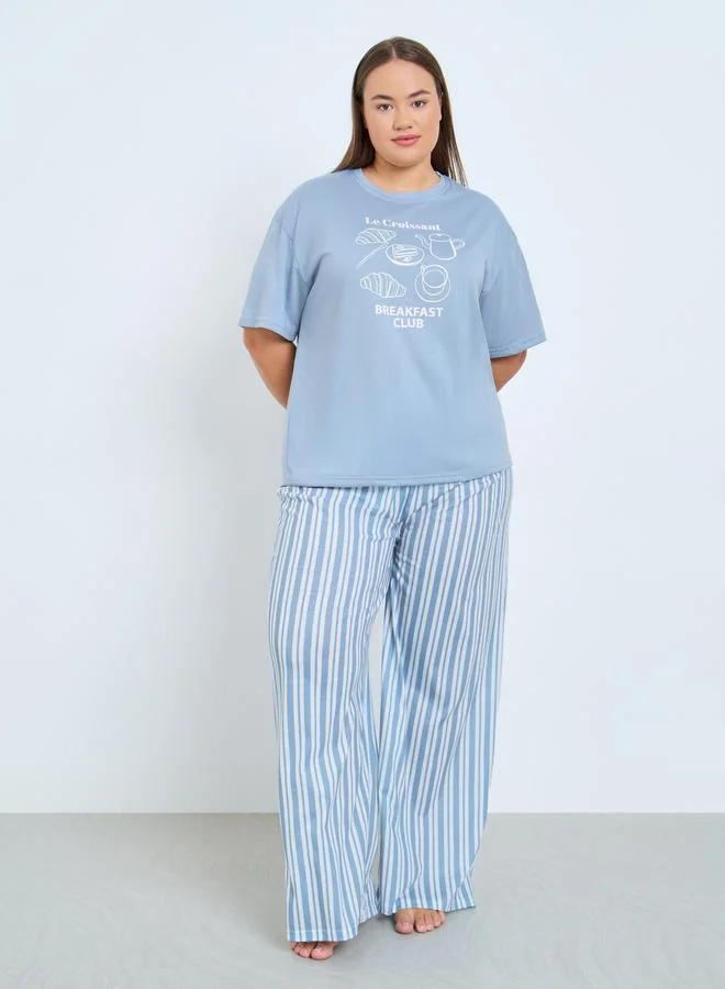 ستايلي طقم بيجامة تيشيرت بمقاس كبير وأكتاف منسدلة وطبعة كرواسون جرافيك