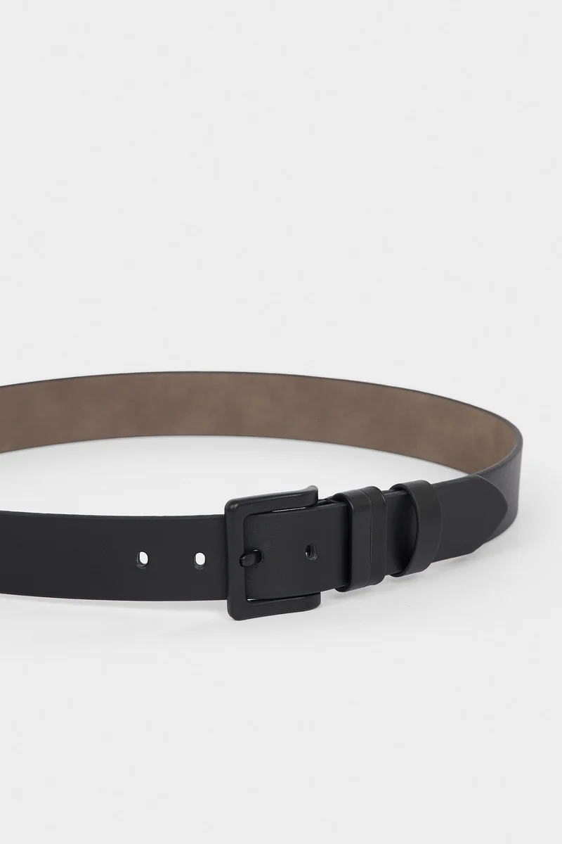 ديفاكتو Man Rectangle Clasp Faux Leather