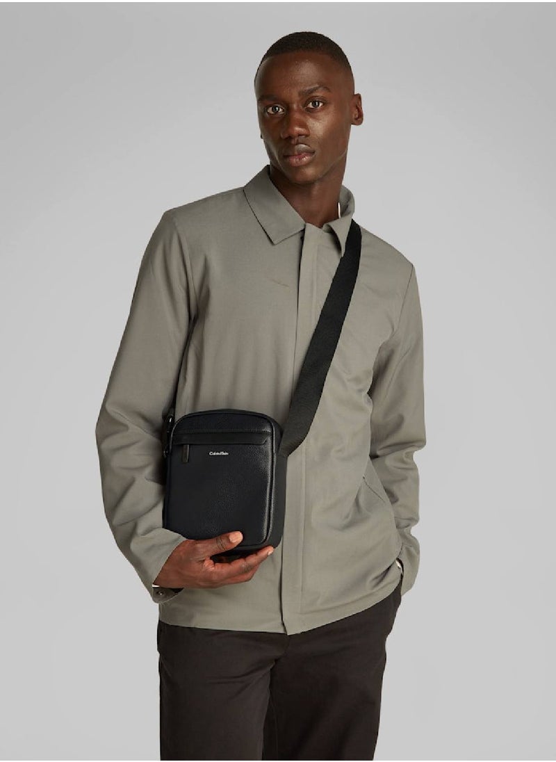 CALVIN KLEIN Reporter Bag  - Image 2