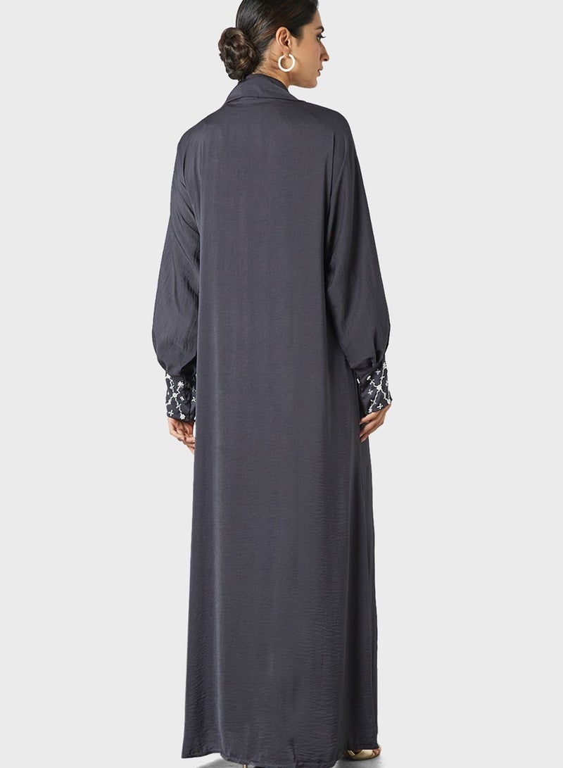 Threadz by Ajooni Sleeve Cuff Detailed Abaya - Image 2