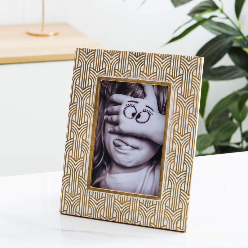 Kimdio 4x6 Picture Frame Resin Table Gold Photo Frames Rustic Frame with High Definition Glass for Wall or Tabletop Display - Image 4